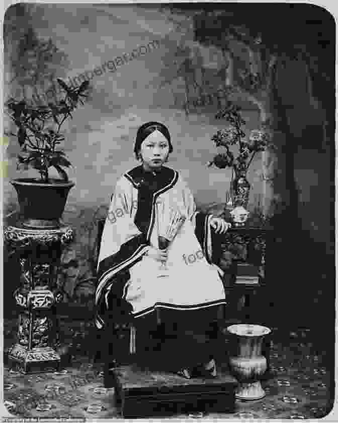 A Historical Photograph Of Early Western Photographers In China, Highlighting The Significant Role Photography Has Played In Documenting The Nation's Past. Photography And China (Exposures) Claire Roberts